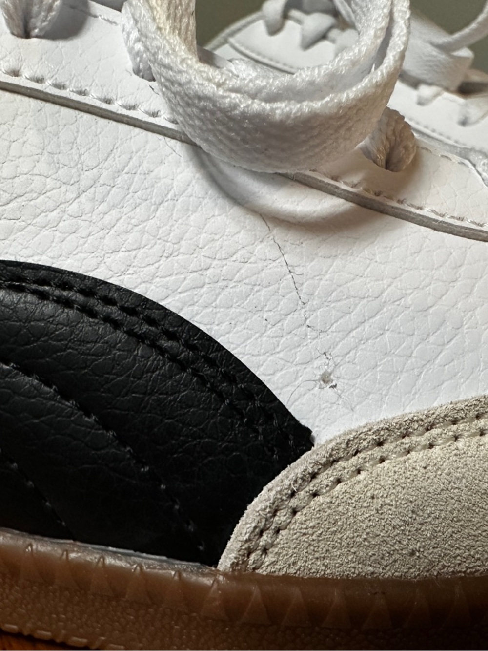 Puma White and Black Low-Top Sneakers with Gum Sole women’s size 8 - Picture 6 of 14
